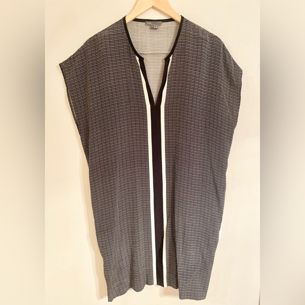 Vince Stripe  100% Silk Shift Dress Black Ivory Size Large- EUC